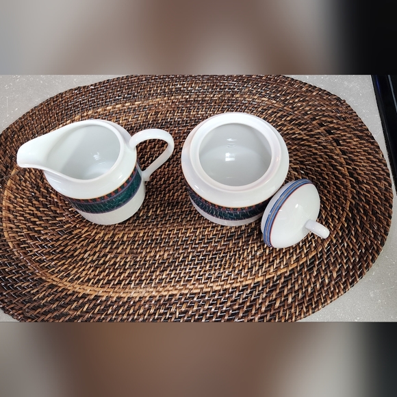 Mikasa California, La Scala sugar and creamer set. - Picture 2 of 5